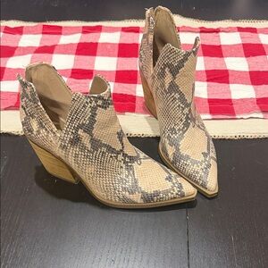 Vince Camuto Beige and Black Snakeskin Ankle Booties